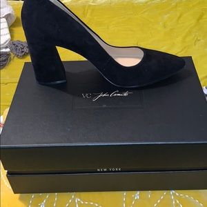 NWOT VC John Camuto black suede pumps